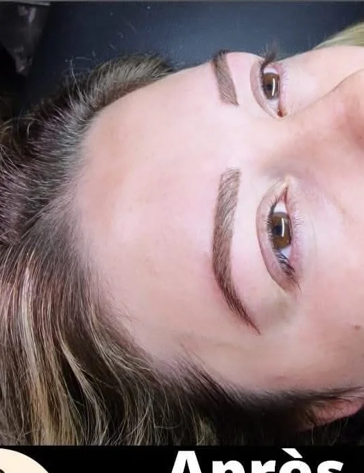 Après technique mixte sourcils à Monnaie près de Tours - sourcil restructuré après prestation