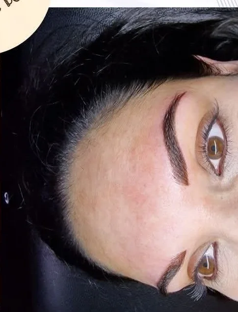 Après maquillage permanent sourcils Tours - sourcil plus plein et structuré